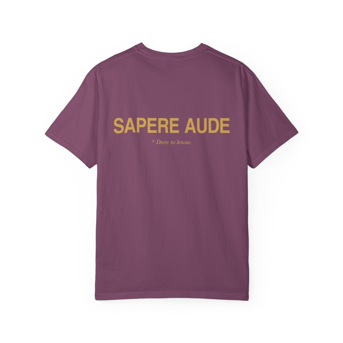 Back of berry casual tee with Sapere Aude in gold